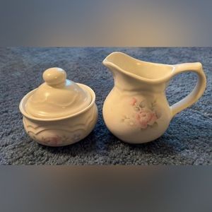Pfaltzgraff Tea Rose Cream-and-Sugar-Set
